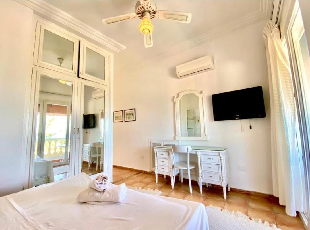 Plaza Corniche Hotel El-Marsza Kültér fotó